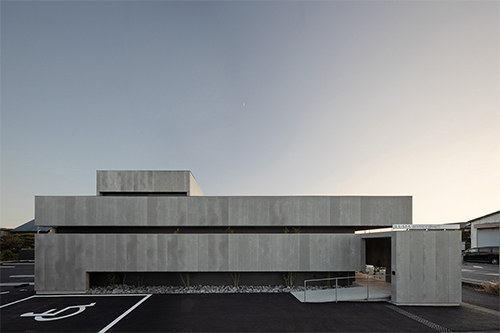 LUSIA DENTAL CLINIC｜平岡建築デザイン｜歯科設計｜埼玉｜クリニックデザイン｜建築家｜きれい｜外観｜モダン｜コンクリート｜デンタルデザイン｜